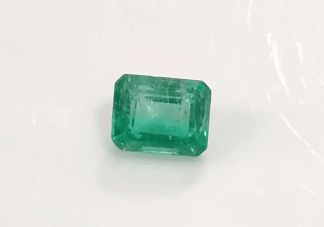 1.84ct Colombian Emerald , 100% Natural Earth Mined Gemstone - SMSGEMS 