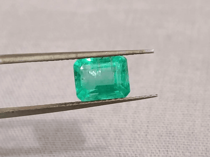 1.84ct Colombian Emerald , 100% Natural Earth Mined Gemstone - SMSGEMS 