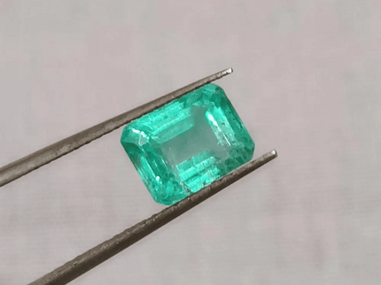 1.84ct Colombian Emerald , 100% Natural Earth Mined Gemstone - SMSGEMS 