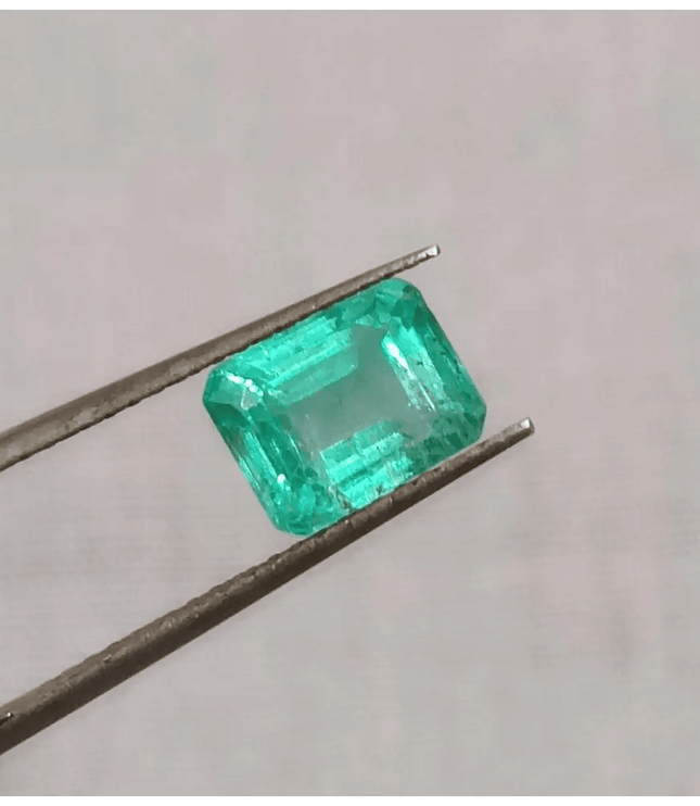 1.84ct Colombian Emerald , 100% Natural Earth Mined Gemstone - SMSGEMS 