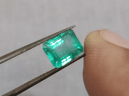 1.84ct Colombian Emerald , 100% Natural Earth Mined Gemstone - SMSGEMS 