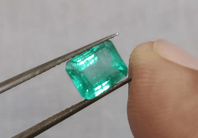 1.84ct Colombian Emerald , 100% Natural Earth Mined Gemstone - SMSGEMS 