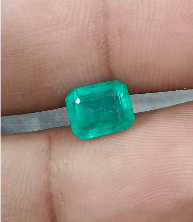 1.95ct Zambian Emerald, 100% Natural Earth Mined Gemstone. - SMSGEMS 