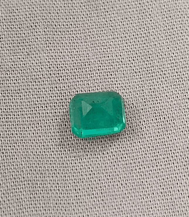 1.95ct Zambian Emerald, 100% Natural Earth Mined Gemstone. - SMSGEMS 