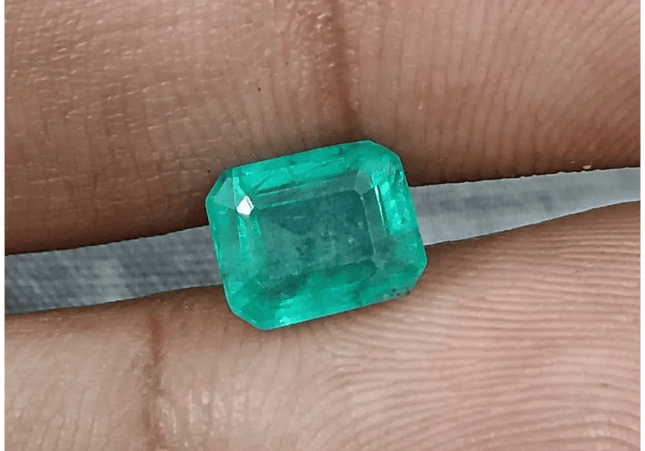 1.95ct Zambian Emerald, 100% Natural Earth Mined Gemstone. - SMSGEMS 