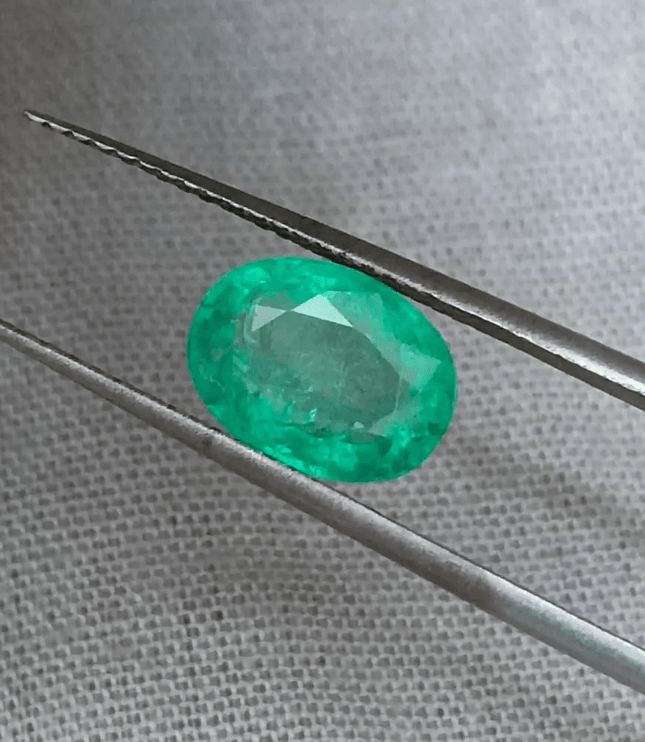 1.97ct Zambian Emerald , 100% Natural Earth Mined Gemstone - SMSGEMS 