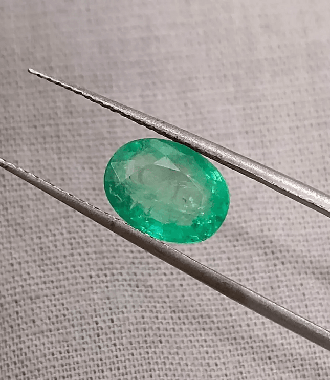 1.97ct Zambian Emerald , 100% Natural Earth Mined Gemstone - SMSGEMS 