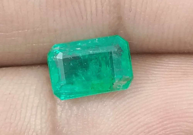 1.97ct Medium Green Emerald, Natural Gemstone - SMSGEMS 