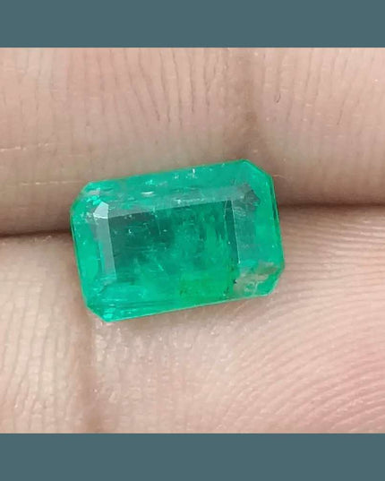 1.97ct Medium Green Emerald, Natural Gemstone - SMSGEMS 