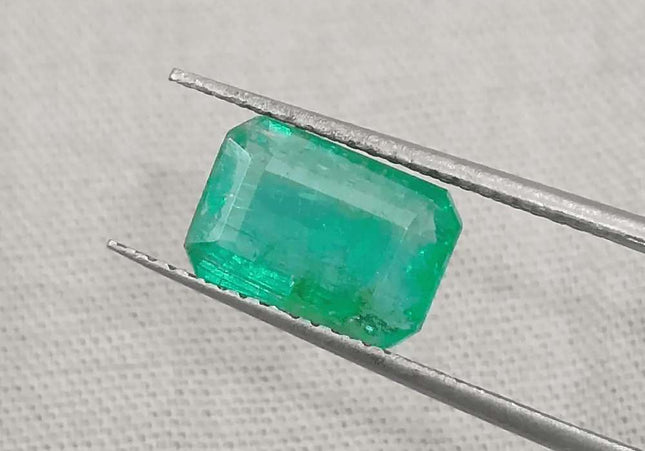 1.97ct Medium Green Emerald, Natural Gemstone - SMSGEMS 