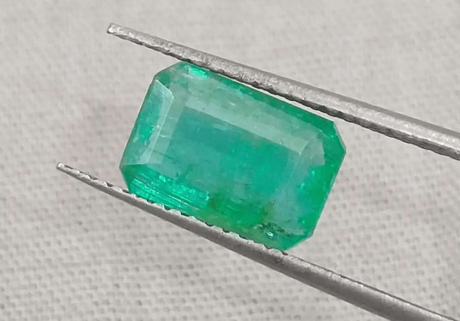 1.97ct Medium Green Emerald, Natural Gemstone - SMSGEMS 
