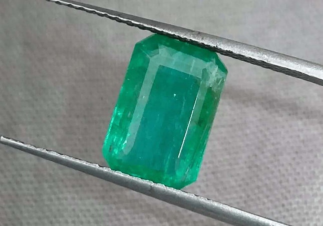 1.97ct Medium Green Emerald, Natural Gemstone - SMSGEMS 
