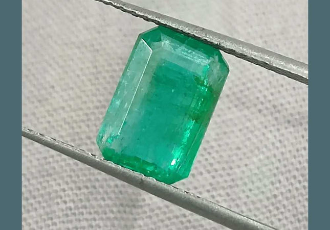1.97ct Medium Green Emerald, Natural Gemstone - SMSGEMS 