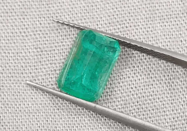 1.97ct Medium Green Emerald, Natural Gemstone - SMSGEMS 