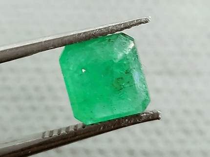 1.97ct Vivid Green Emerald, 100% Natural Gemstone - SMSGEMS 