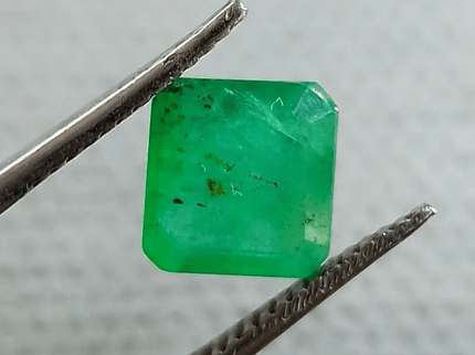 1.97ct Vivid Green Emerald, 100% Natural Gemstone - SMSGEMS 