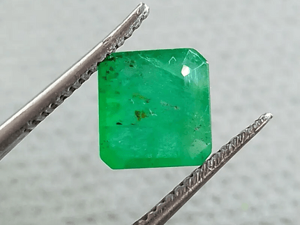 1.97ct Vivid Green Emerald, 100% Natural Gemstone - SMSGEMS 