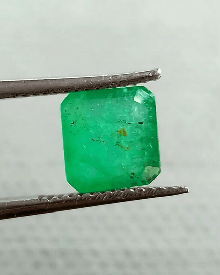 1.97ct Vivid Green Emerald, 100% Natural Gemstone - SMSGEMS 