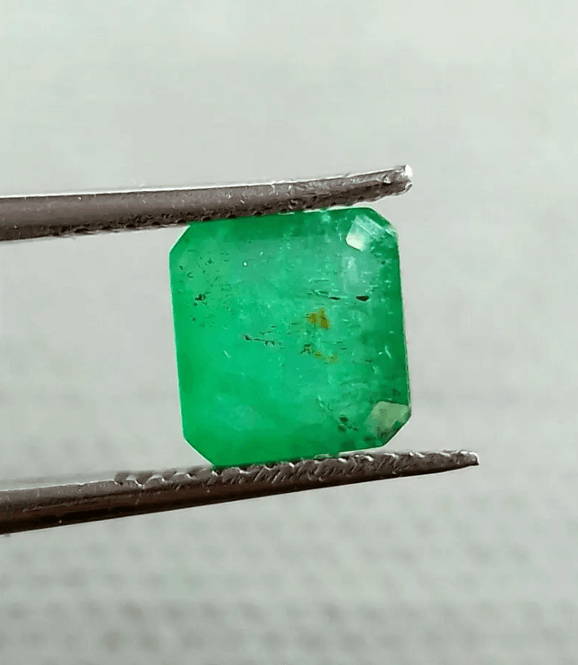 1.97ct Vivid Green Emerald, 100% Natural Gemstone - SMSGEMS 