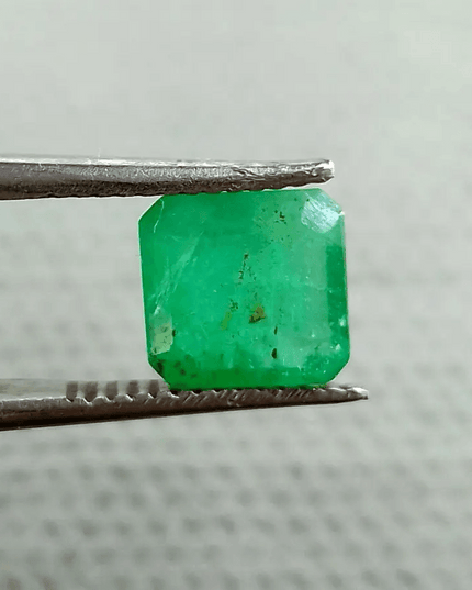1.97ct Vivid Green Emerald, 100% Natural Gemstone - SMSGEMS 
