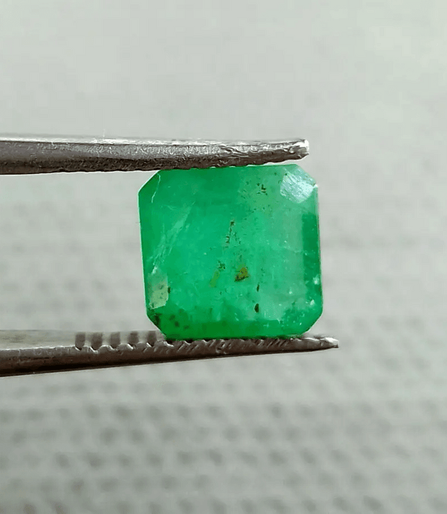 1.97ct Vivid Green Emerald, 100% Natural Gemstone - SMSGEMS 