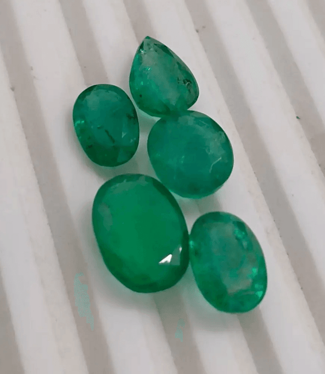 10.70ct Emerald Parcel, Natural Gemstones - SMSGEMS 