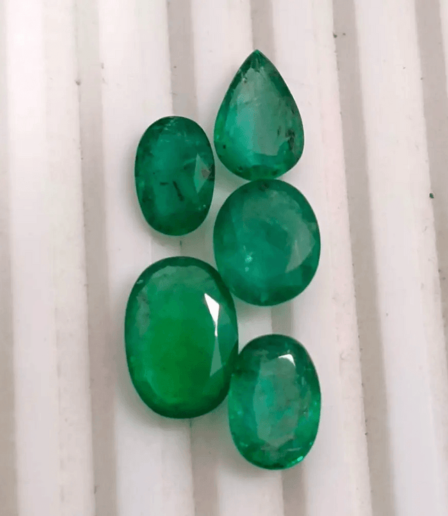 10.70ct Emerald Parcel, Natural Gemstones - SMSGEMS 