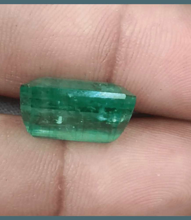 13.80ct Natural Swat Emerald Medium Light Green - SMSGEMS 