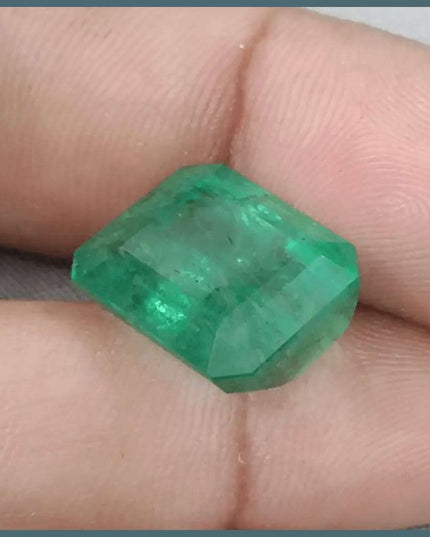 13.80ct Natural Swat Emerald Medium Light Green - SMSGEMS 