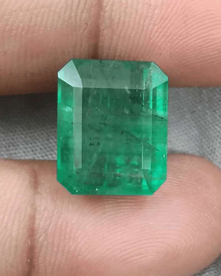 13.80ct Natural Swat Emerald Medium Light Green - SMSGEMS 