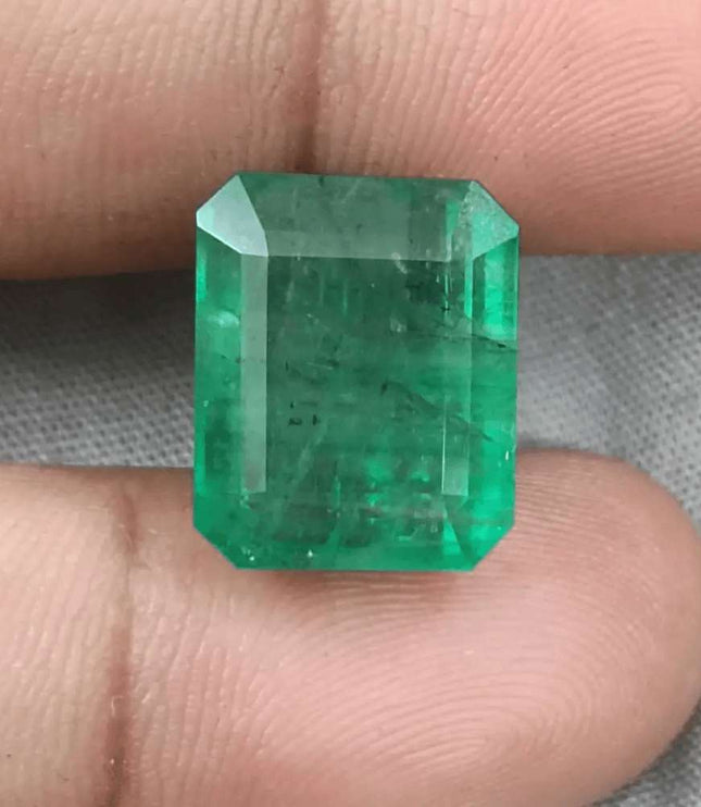 13.80ct Natural Swat Emerald Medium Light Green - SMSGEMS 