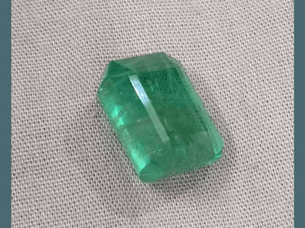 13.80ct Natural Swat Emerald Medium Light Green - SMSGEMS 