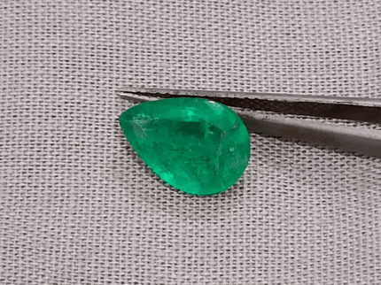 2.01ct Vivid Green Zambian Emerald, Natural Earth Mined Gemstone - SMSGEMS 