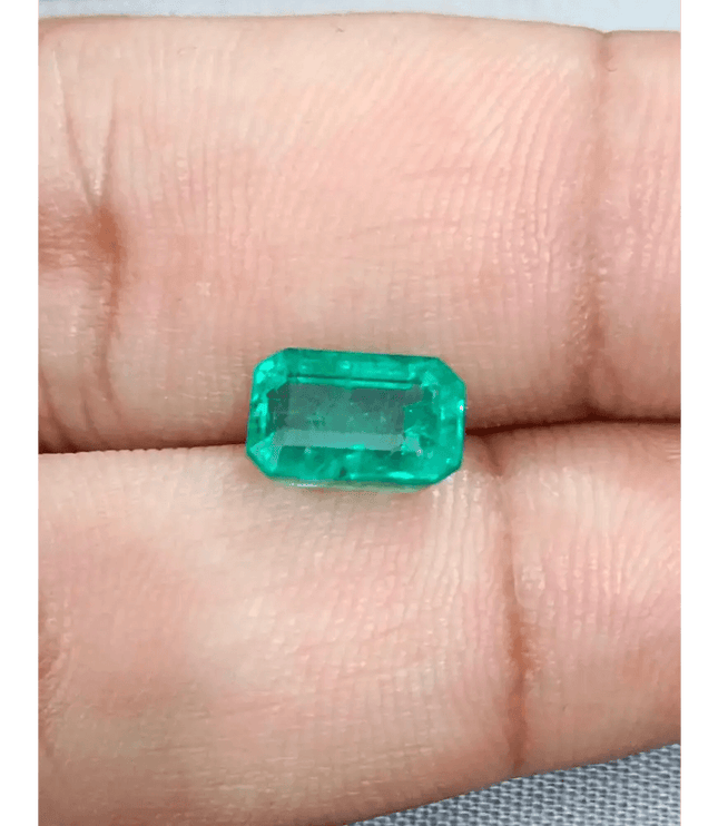 2.05ct Zambian Emerald , 100% Natural Earth Mined Gemstone - SMSGEMS 