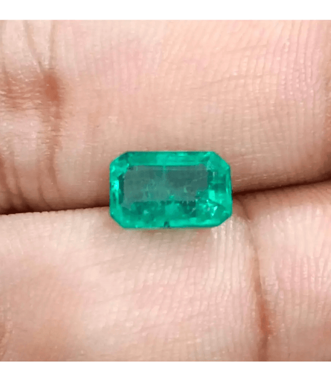 2.05ct Zambian Emerald , 100% Natural Earth Mined Gemstone - SMSGEMS 