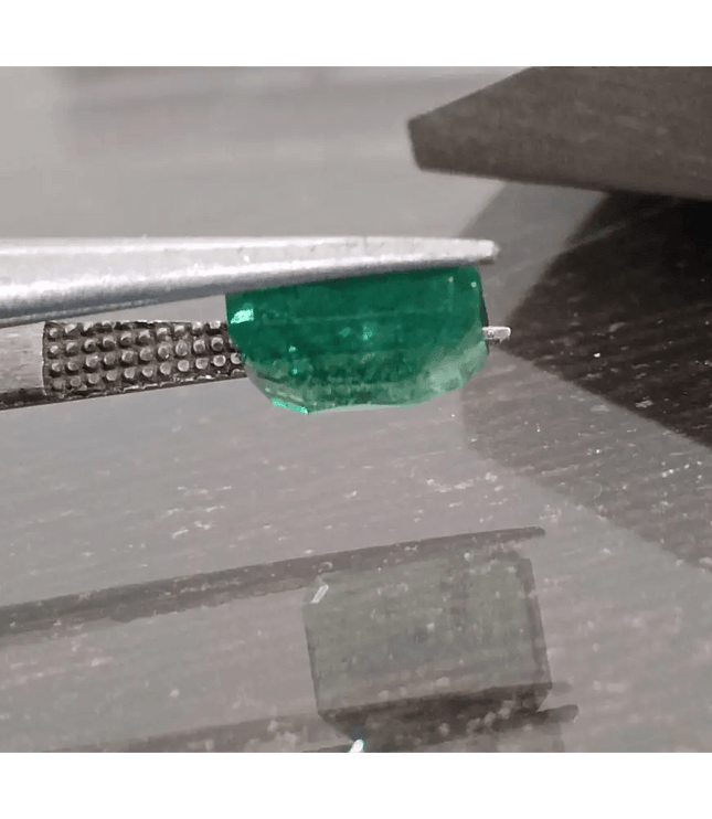 2.10ct Golden Green Swat Emerald, 100% Natural Gemstone - SMSGEMS 