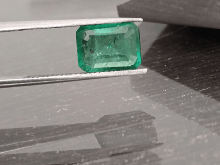 2.10ct Golden Green Swat Emerald, 100% Natural Gemstone - SMSGEMS 