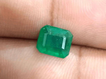 2.15ct Medium Vivid Green Swat Emerald , 100% Natural Earth Mined Gemstone - SMSGEMS 