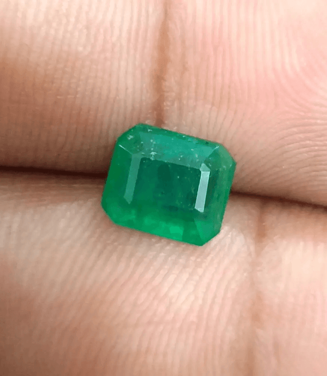 2.15ct Medium Vivid Green Swat Emerald , 100% Natural Earth Mined Gemstone - SMSGEMS 