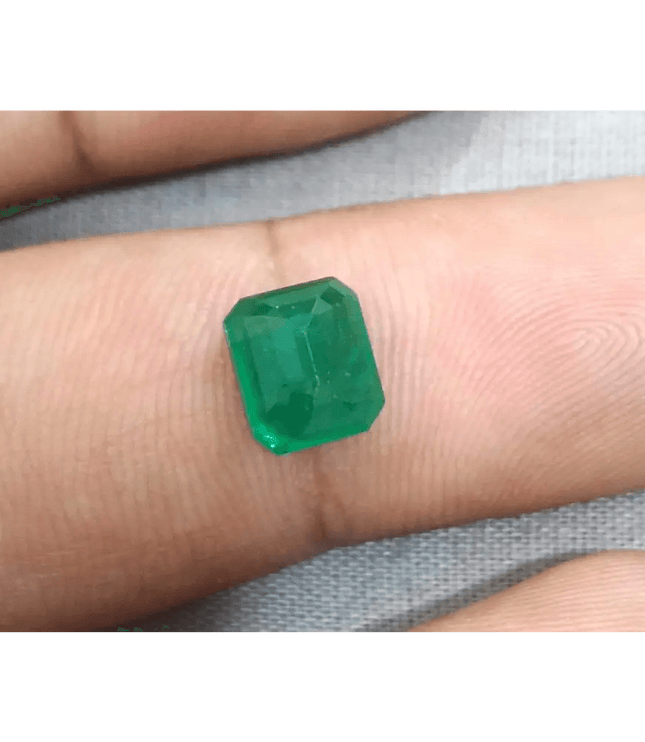 2.15ct Medium Vivid Green Swat Emerald , 100% Natural Earth Mined Gemstone - SMSGEMS 