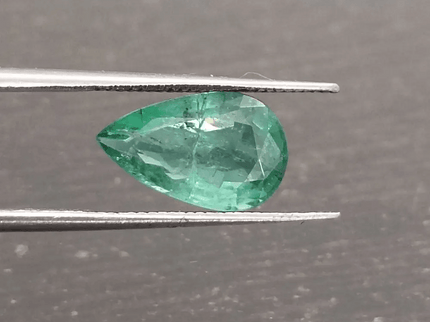 2.20ct Zambian Emerald, 100% Natural Earth mined Gem - SMSGEMS 