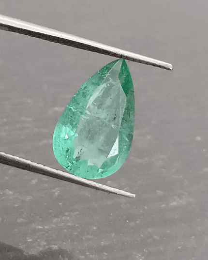 2.20ct Zambian Emerald, 100% Natural Earth mined Gem - SMSGEMS 