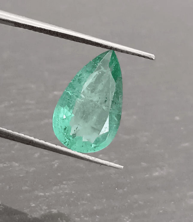 2.20ct Zambian Emerald, 100% Natural Earth mined Gem - SMSGEMS 