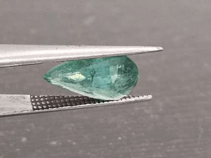 2.20ct Zambian Emerald, 100% Natural Earth mined Gem - SMSGEMS 