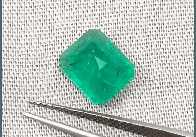 2.21ct Zambian Emerald, Natural Earth Mined Gemstone - SMSGEMS 
