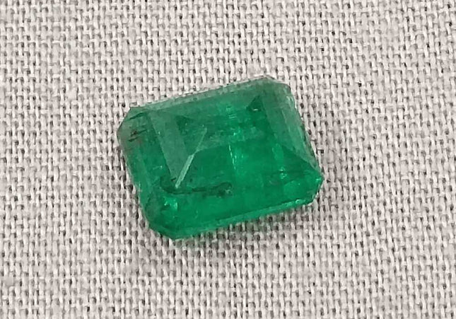 GSI Certified 2.22ct Deep Vivid Green Emerald - SMSGEMS 