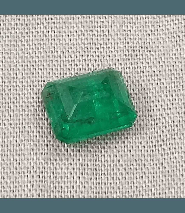 GSI Certified 2.22ct Deep Vivid Green Emerald - SMSGEMS 