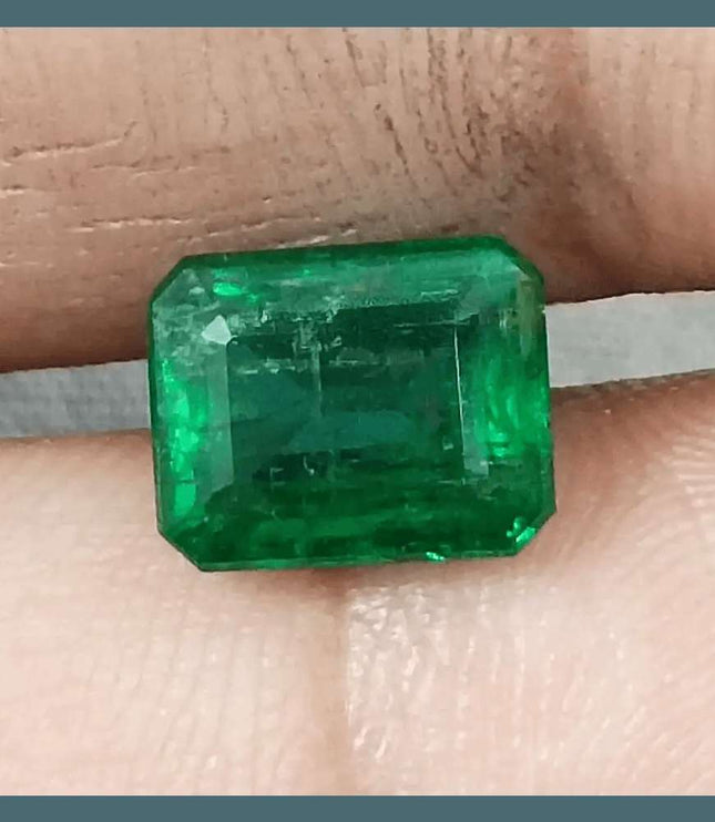 GSI Certified 2.22ct Deep Vivid Green Emerald - SMSGEMS 