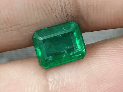 GSI Certified 2.22ct Deep Vivid Green Emerald - SMSGEMS 