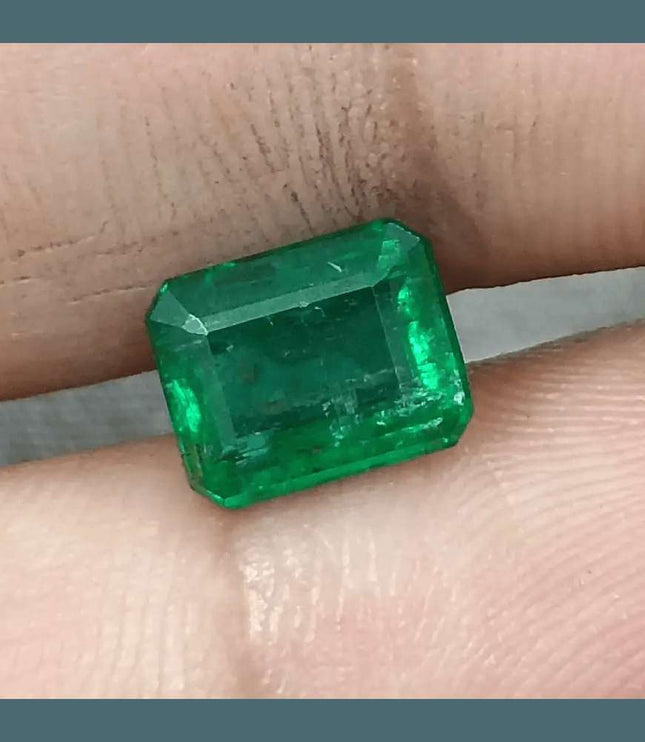 GSI Certified 2.22ct Deep Vivid Green Emerald - SMSGEMS 